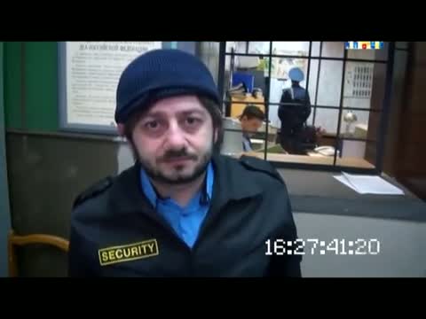 Бородач охранник в супермаркете Ромашка скачать видео бесплатно